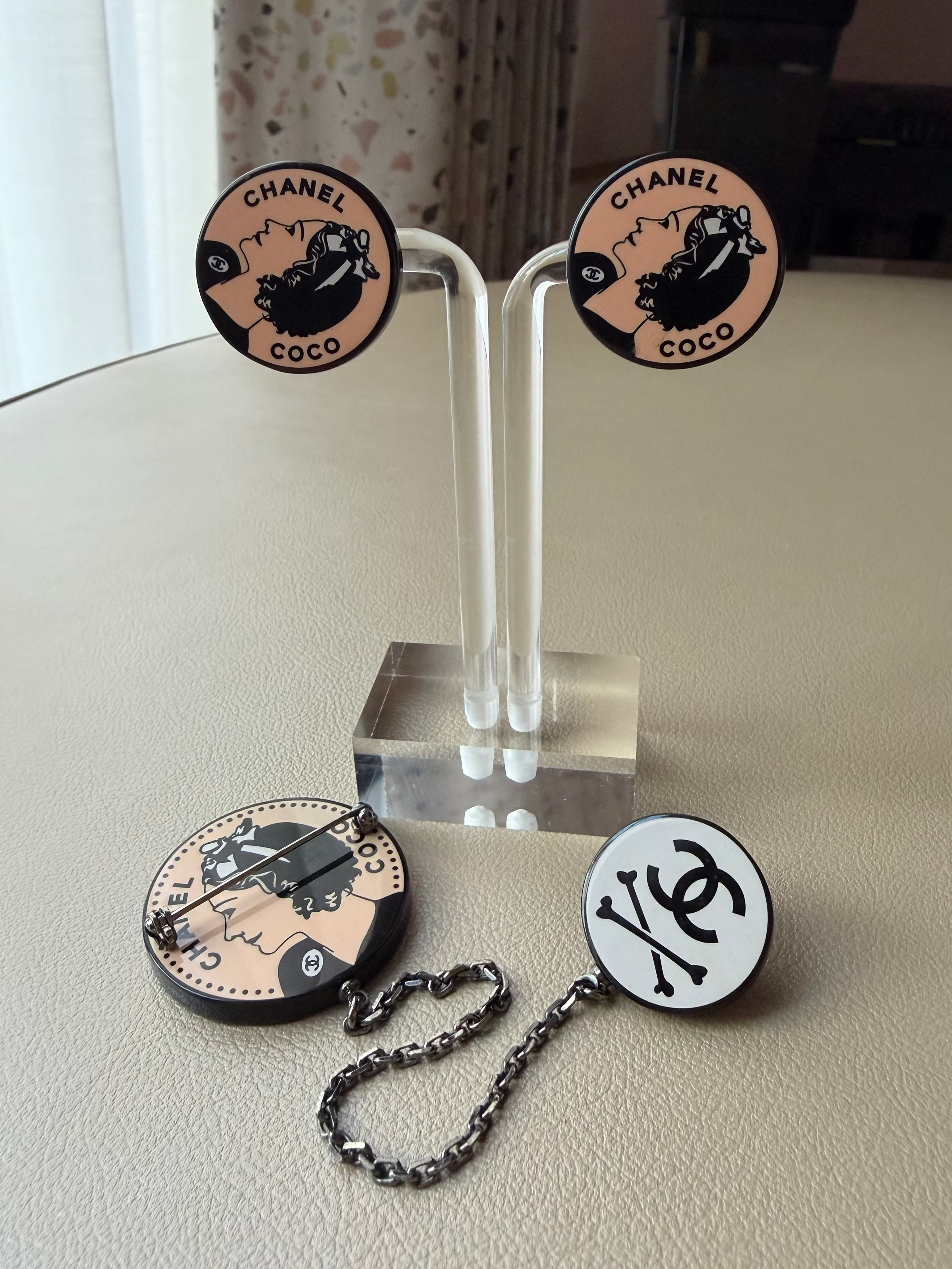 S/S 2003 ‘Coco Portrait’ Chain-Link Brooch