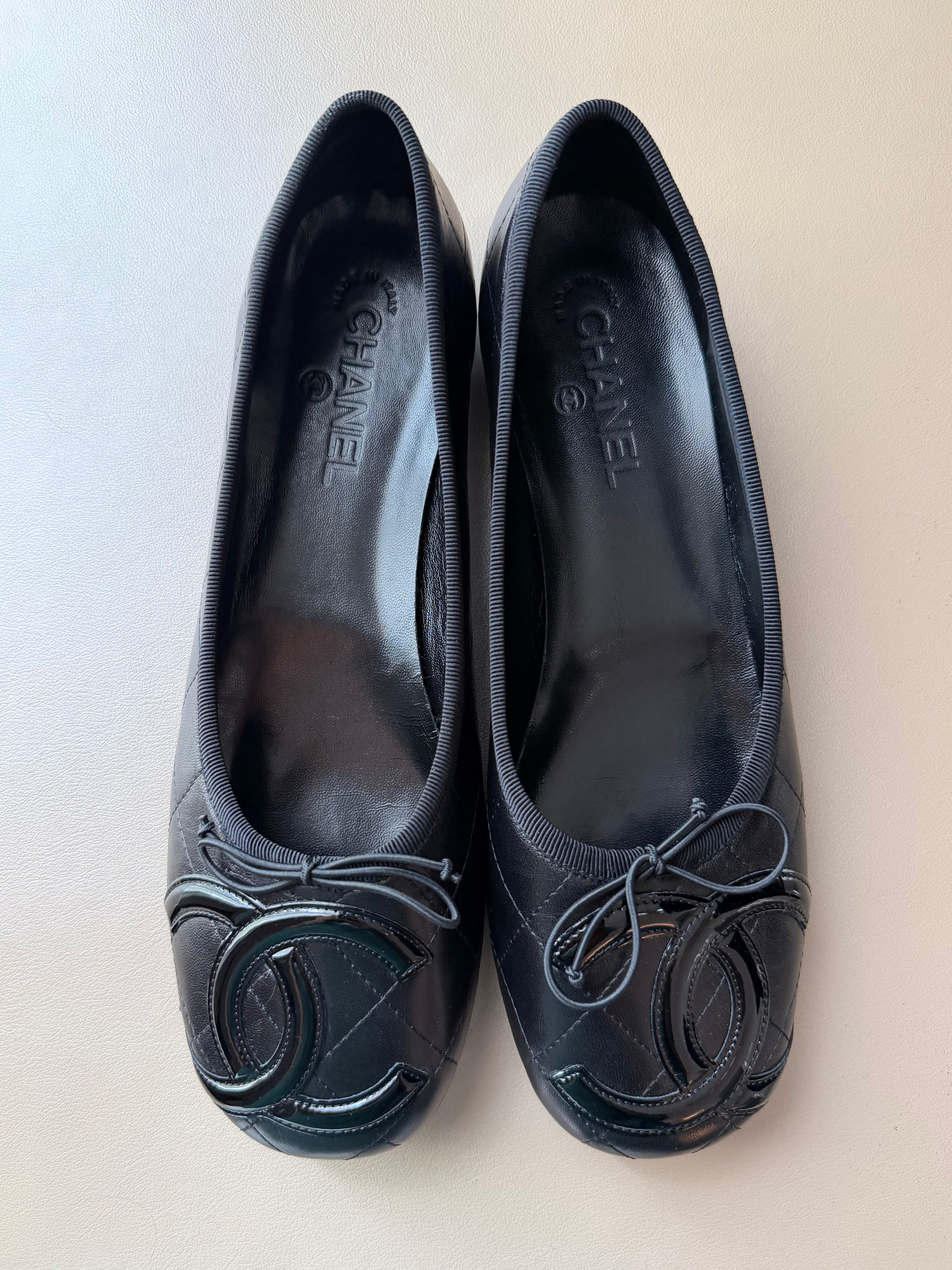 NIB Black Quilted Lambskin "CC" Ballet Flats with Bow