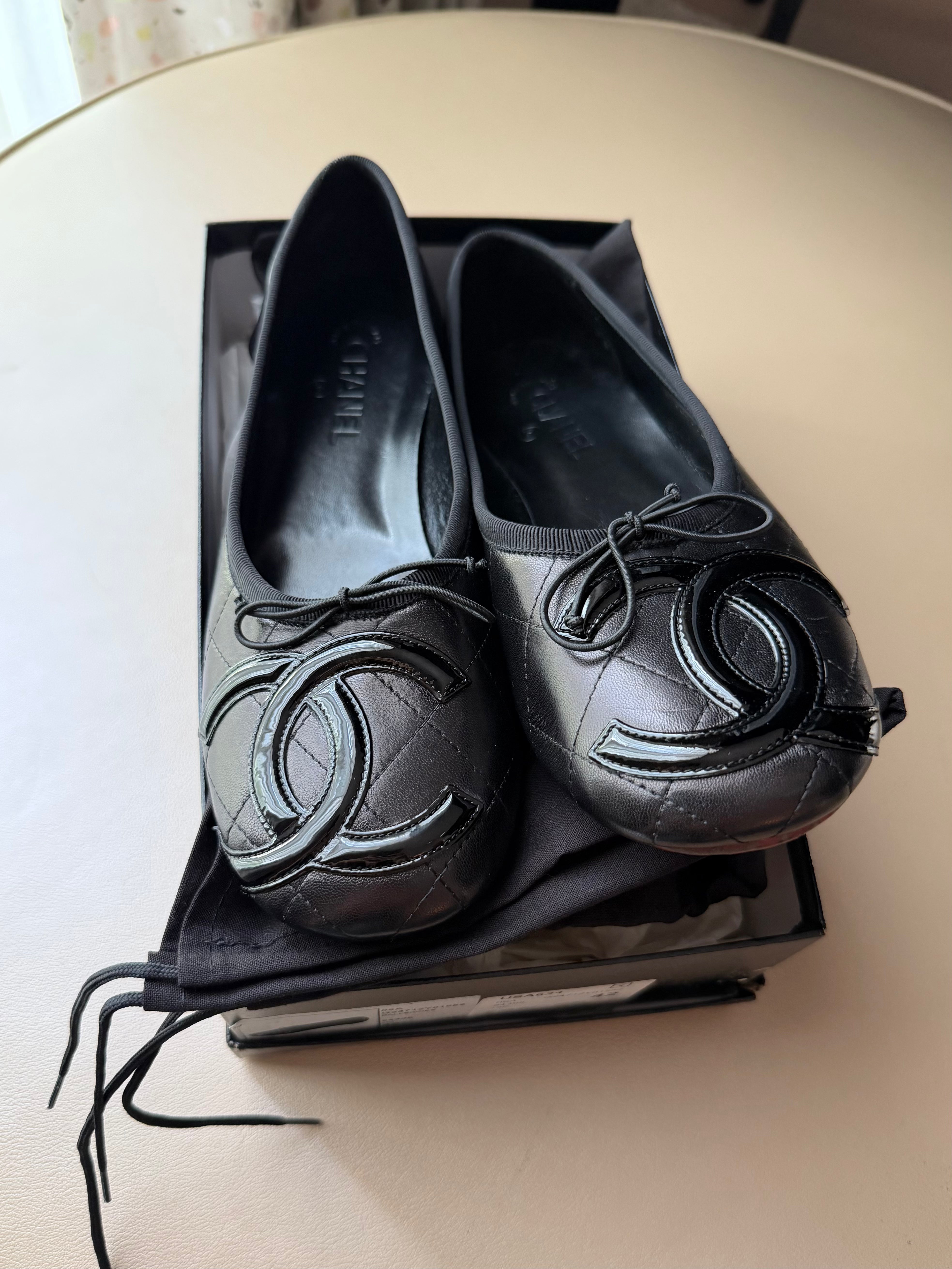 NIB Black Quilted Lambskin "CC" Ballet Flats with Bow