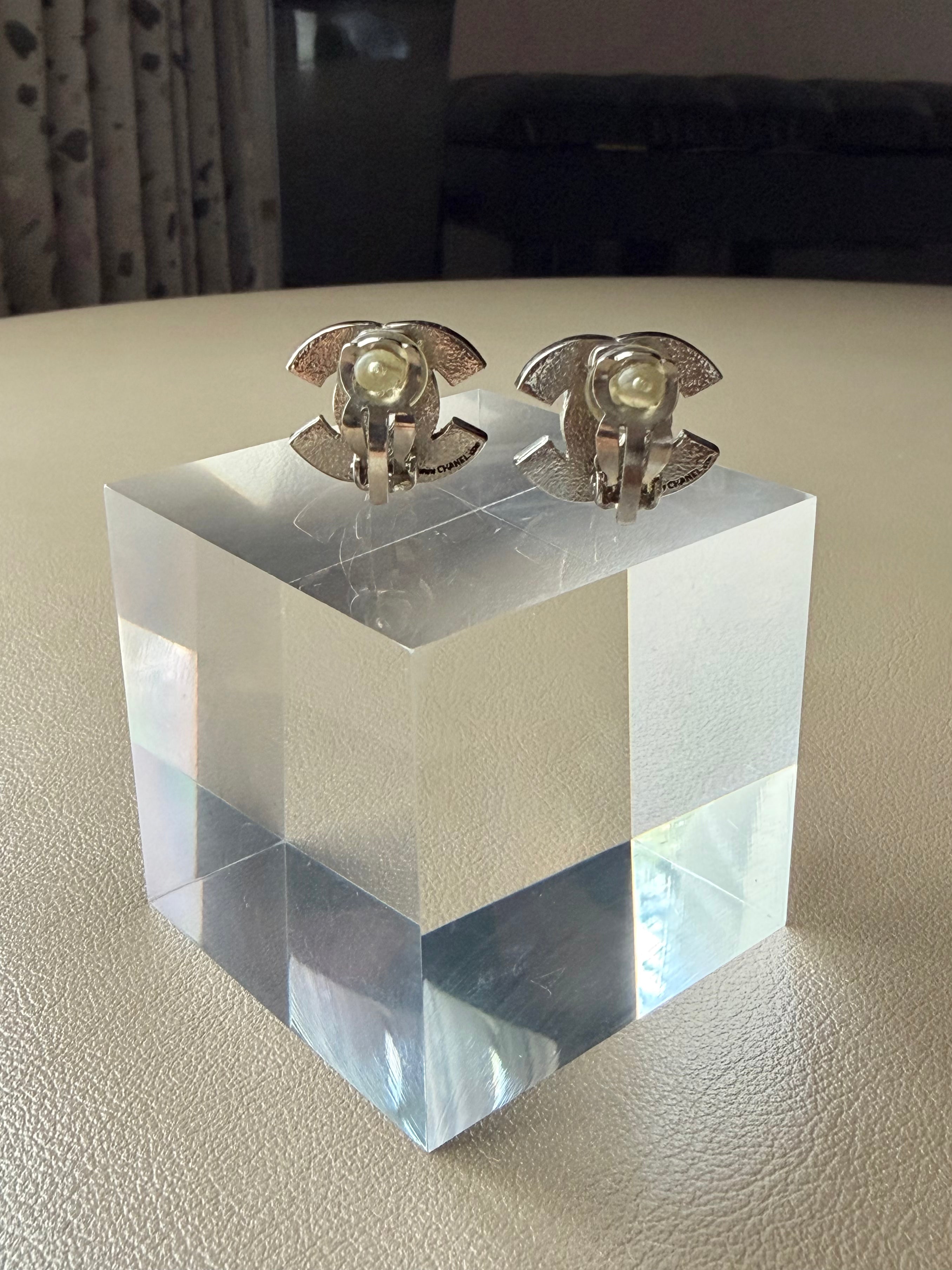 Cruise 1994/1995 "International Flag" CC Earrings