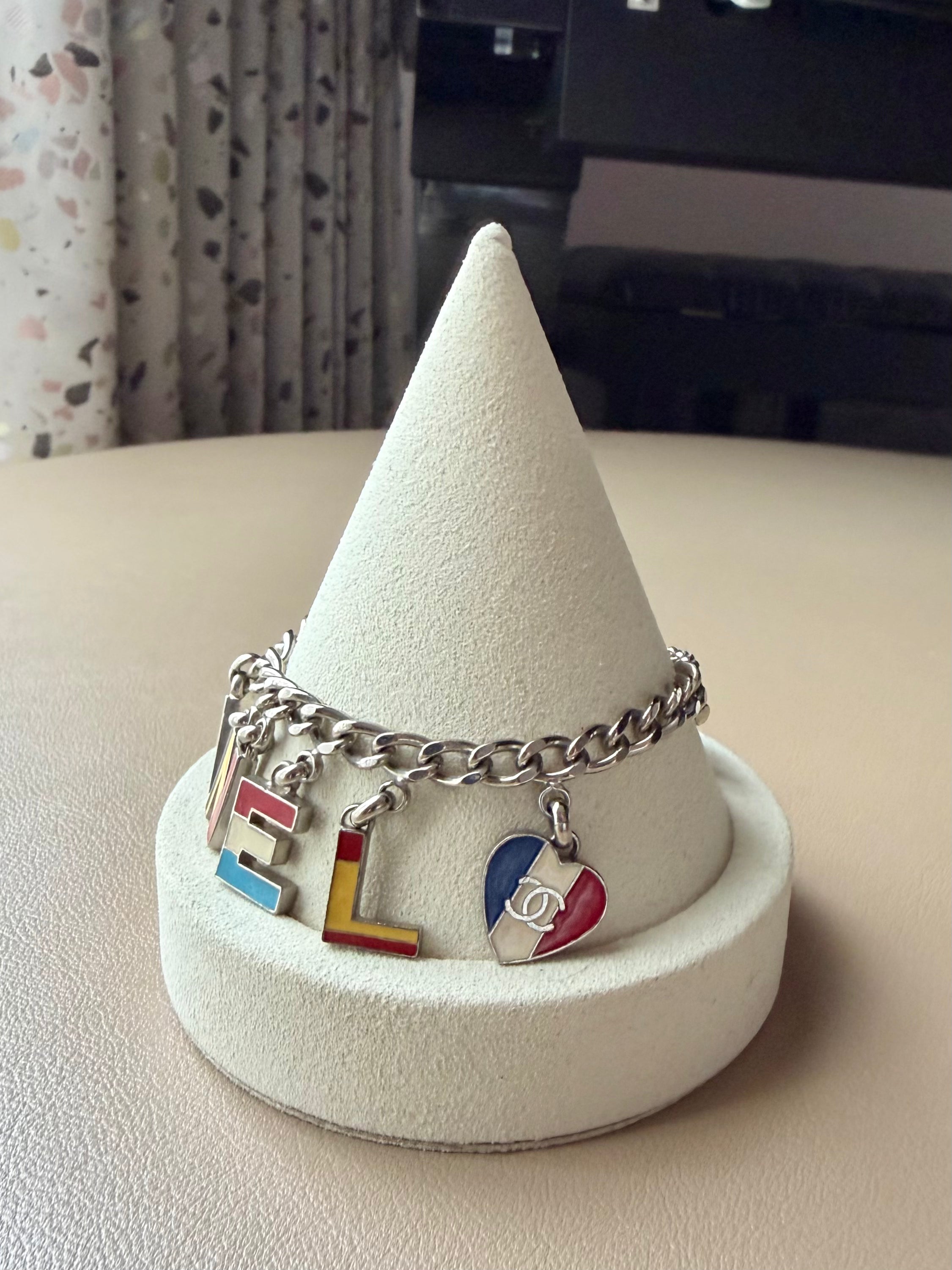Cruise 1994/1995 "International Flag" Charm Bracelet